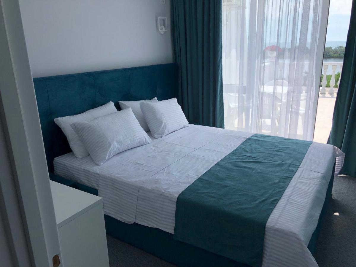 Panorama Briz Hotel Каролино-Бугаз Екстериор снимка