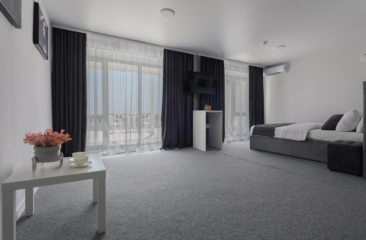 Panorama Briz Hotel Каролино-Бугаз Екстериор снимка